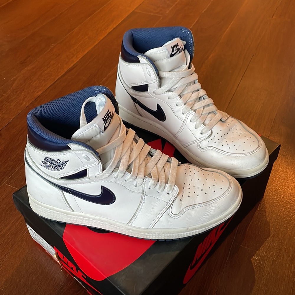 Nike Air Jordans - White / Metallic Navy, M 7.5 / W 9